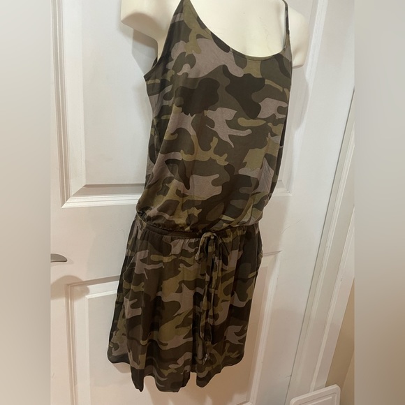 Spaghetti strap Camo print romper - Picture 4 of 4